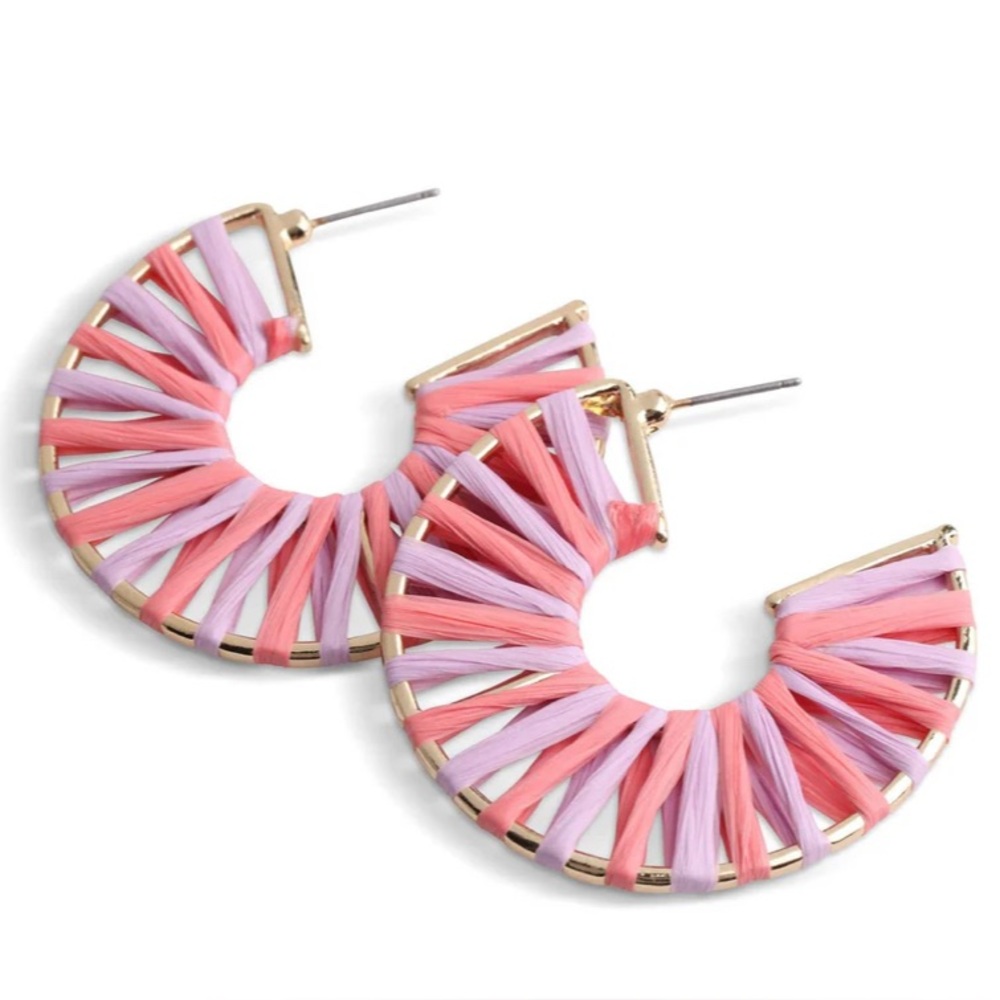NWOT Gold Tone Hoop Earrings with Light Pink and‎ Purple Rattan